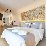 Pathos Seaside Suites
