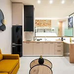 Pathos Seaside Suites