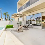 Pathos Seaside Suites
