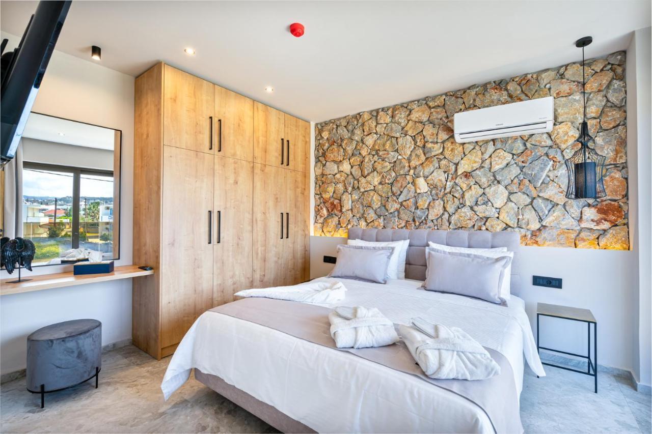 Pathos Seaside Hotell *
