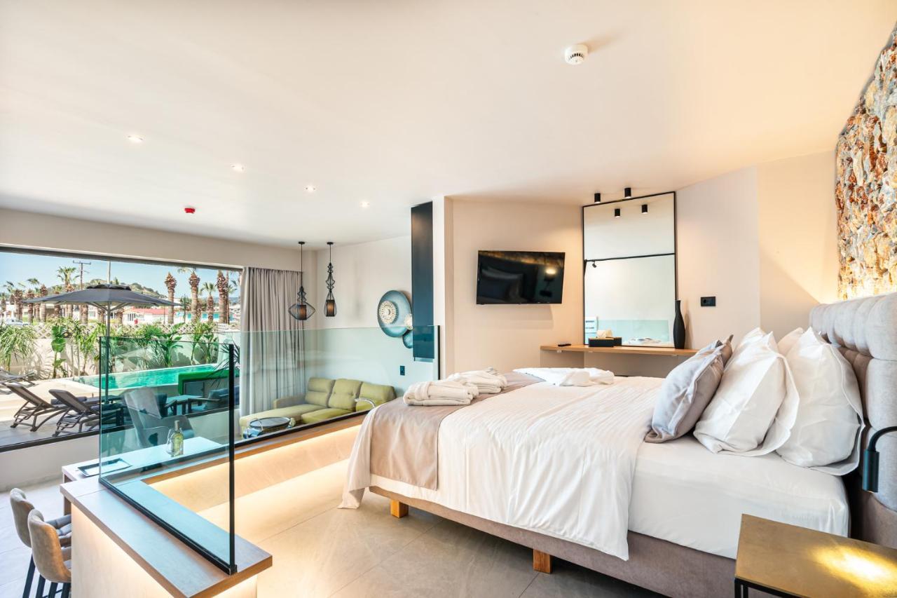 Pathos Seaside Hotel *