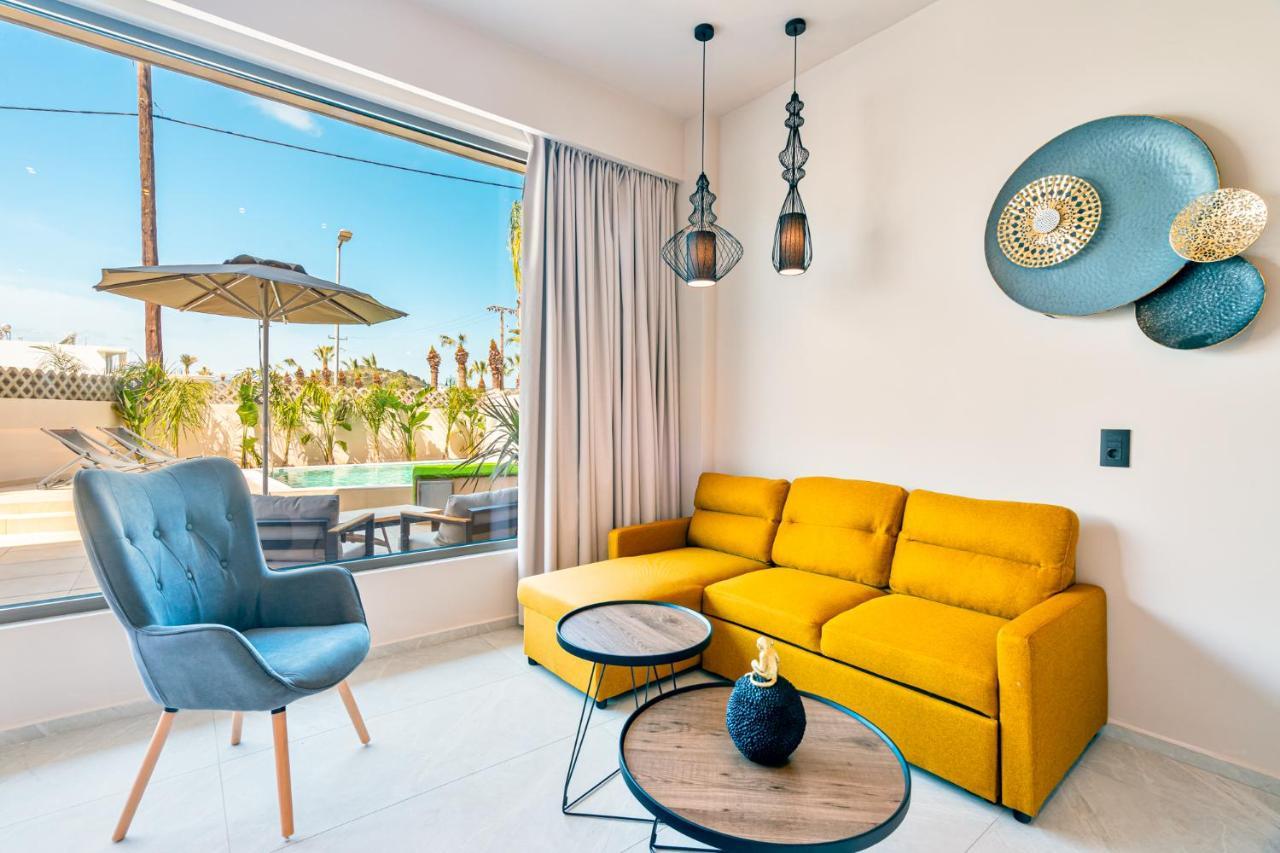 Pathos Seaside Hotel *